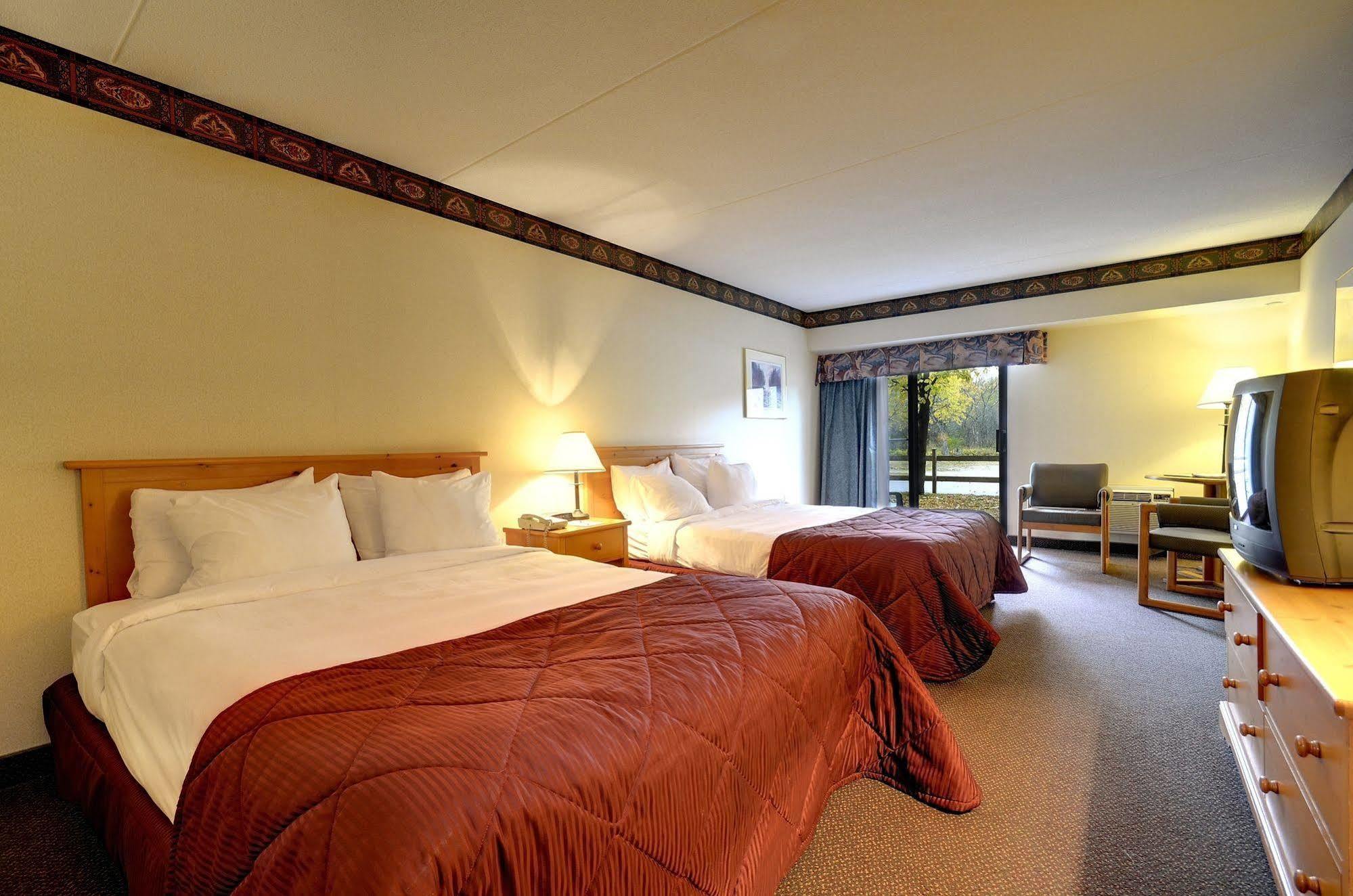 Ramada By Wyndham Pinewood Park Resort North Bay Habitación foto